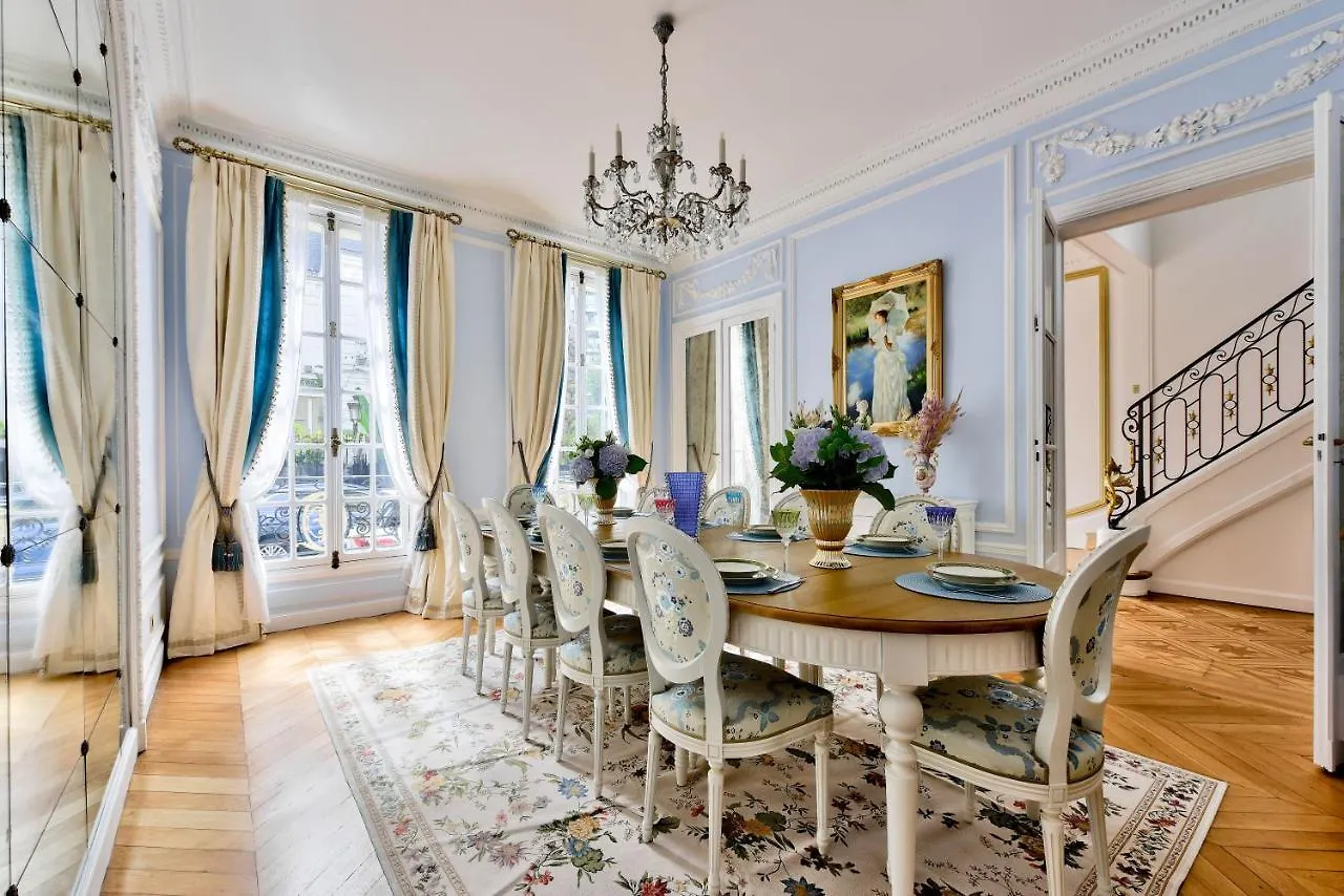 Luxury House In Paris Villa France