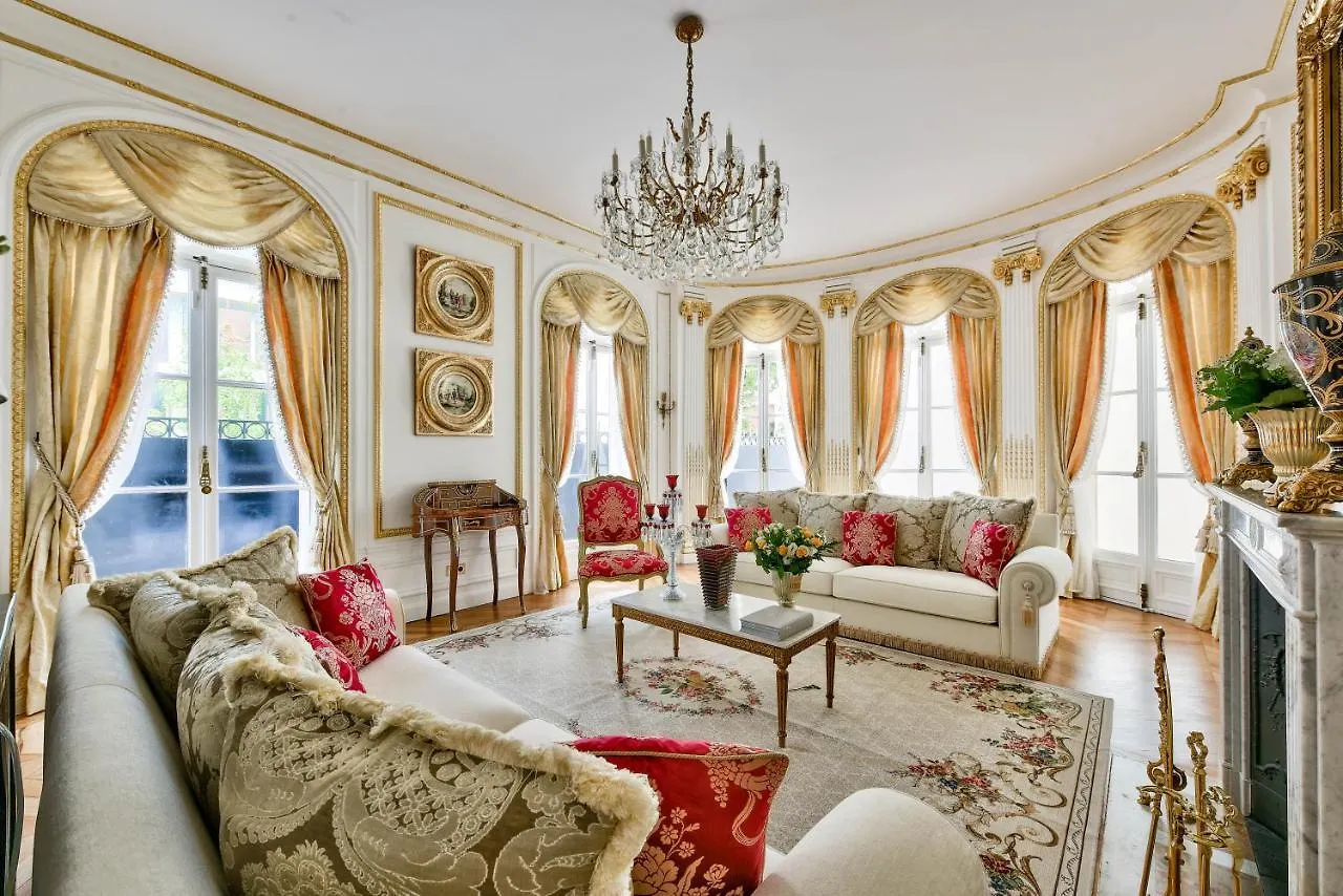 Luxury House In Paris Villa